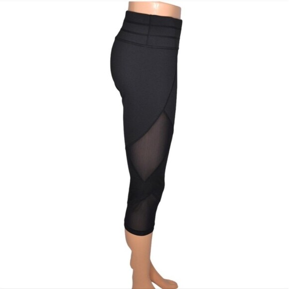 Athleta Black Mesh Sonar Compression Capri Running/Workout leggings M - Picture 2 of 11